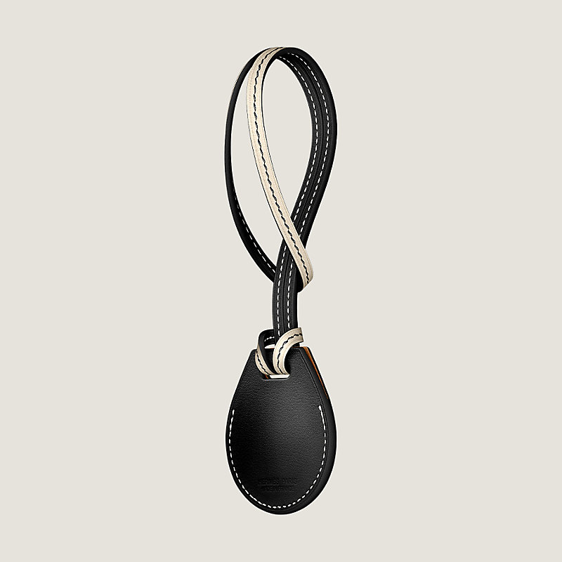 【Air Tag】HERMES Accessorio da borsa bicolore Apple AirTag Hermès Has Made Accessories for Apple's New AirTag Tracker